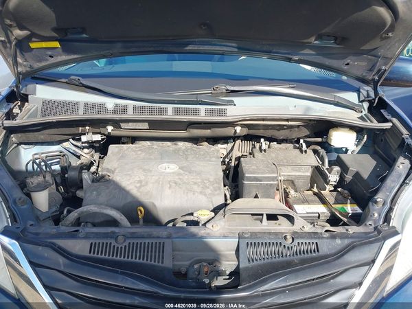 2012 TOYOTA SIENNA LE V6 8 PASSENGER — I10
