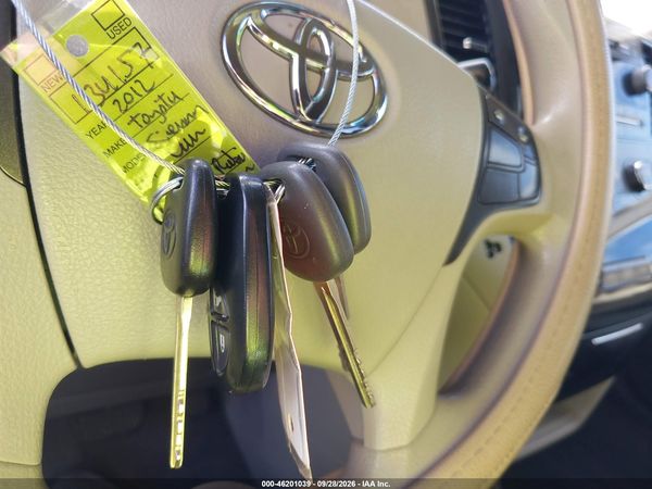 2012 TOYOTA SIENNA LE V6 8 PASSENGER — I11