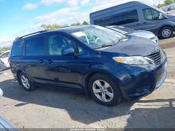 2012 TOYOTA SIENNA LE V6 8 PASSENGER — I116