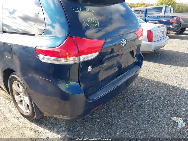 2012 TOYOTA SIENNA LE V6 8 PASSENGER — I153