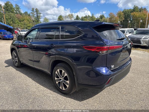 2021 TOYOTA HIGHLANDER XLE — I3