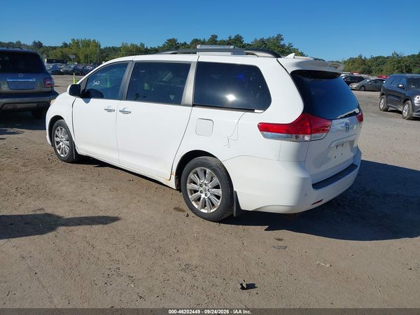 2012 TOYOTA SIENNA XLE 7 PASSENGER — I3