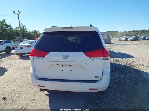 2012 TOYOTA SIENNA XLE 7 PASSENGER — I119