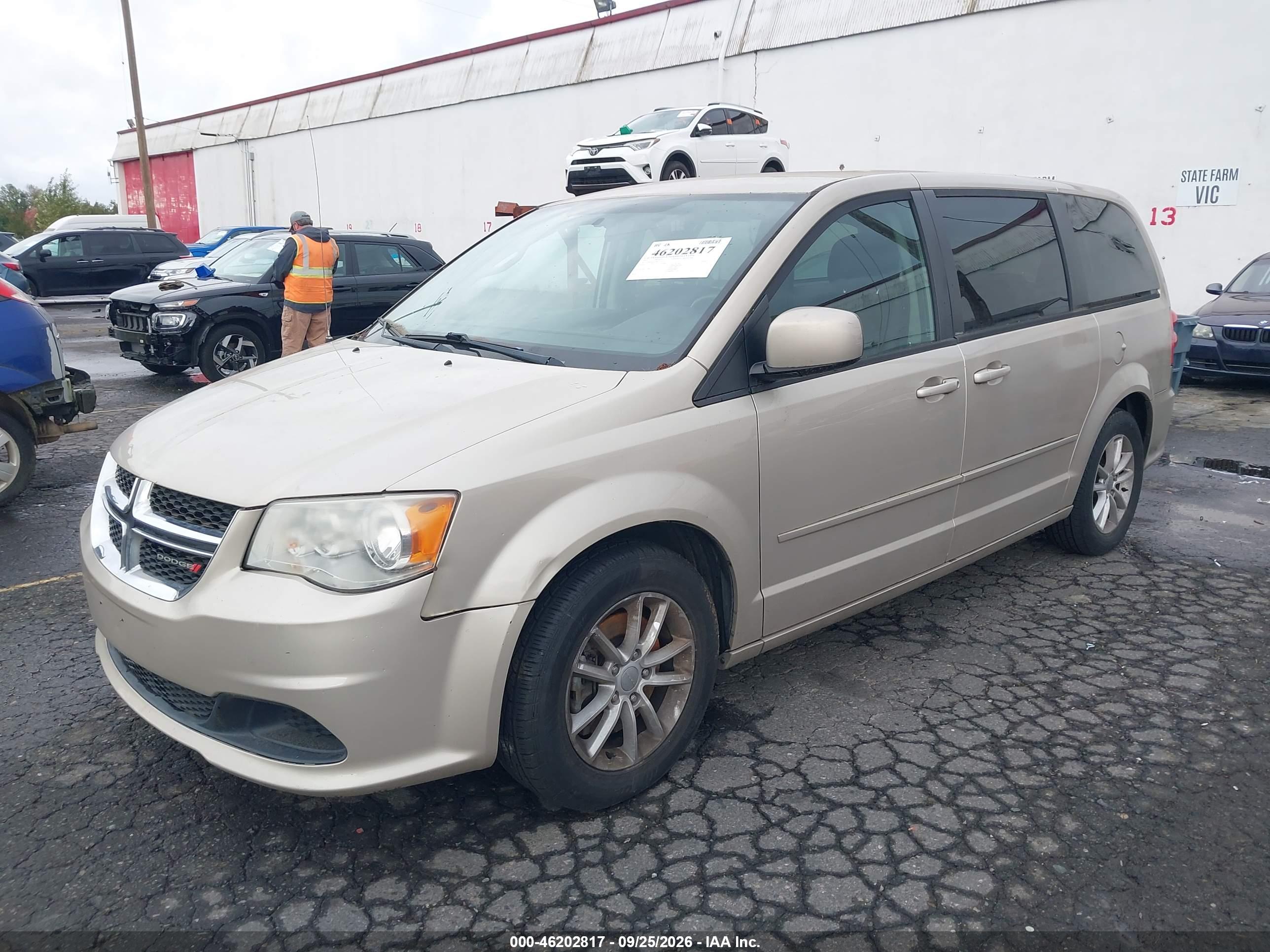 2013 DODGE GRAND CARAVAN SXT — I2