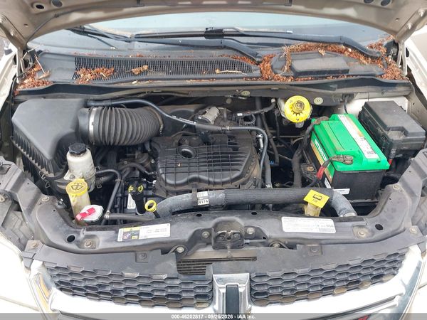 2013 DODGE GRAND CARAVAN SXT — I10