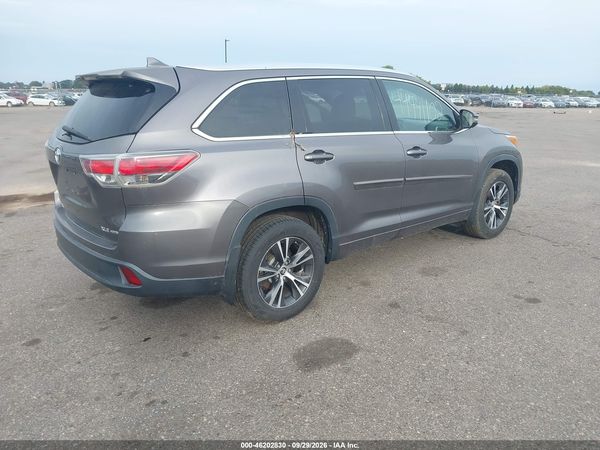 2016 TOYOTA HIGHLANDER XLE V6 — I4