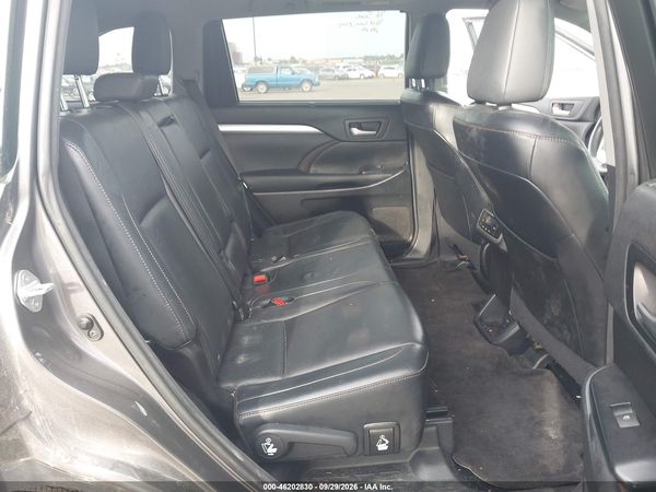 2016 TOYOTA HIGHLANDER XLE V6 — I8