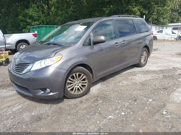 2014 TOYOTA SIENNA — I2