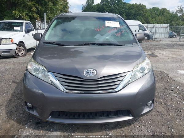 2014 TOYOTA SIENNA XLE V6 8 PASSENGER — I115