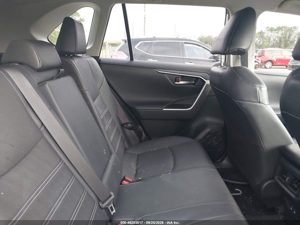 2019 TOYOTA RAV4 LIMITED — I8