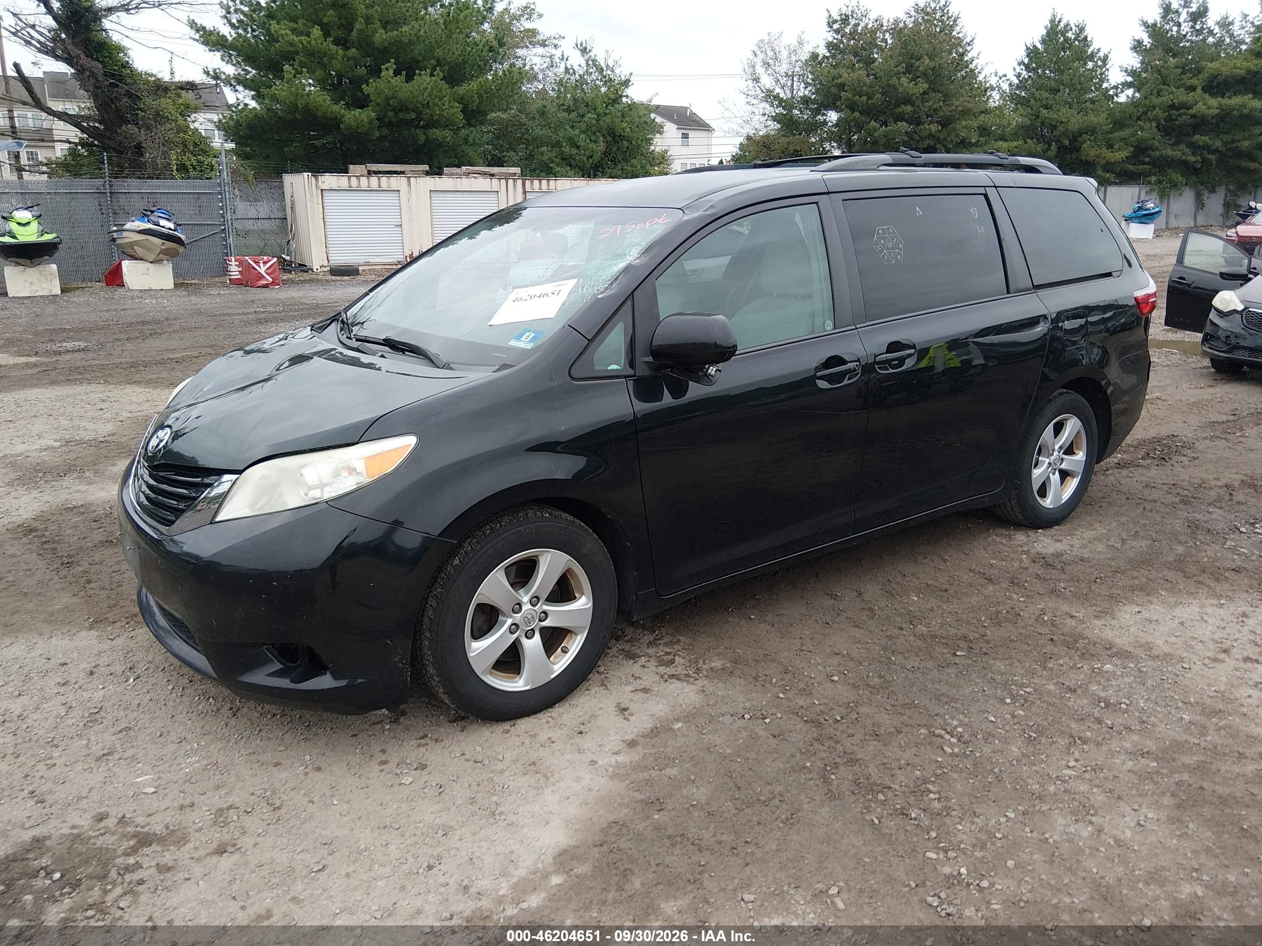 2016 TOYOTA SIENNA LE 8 PASSENGER — I2