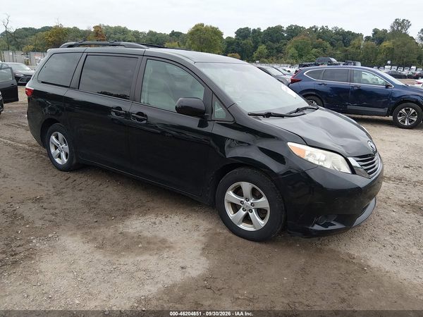 2016 TOYOTA SIENNA LE 8 PASSENGER — I1
