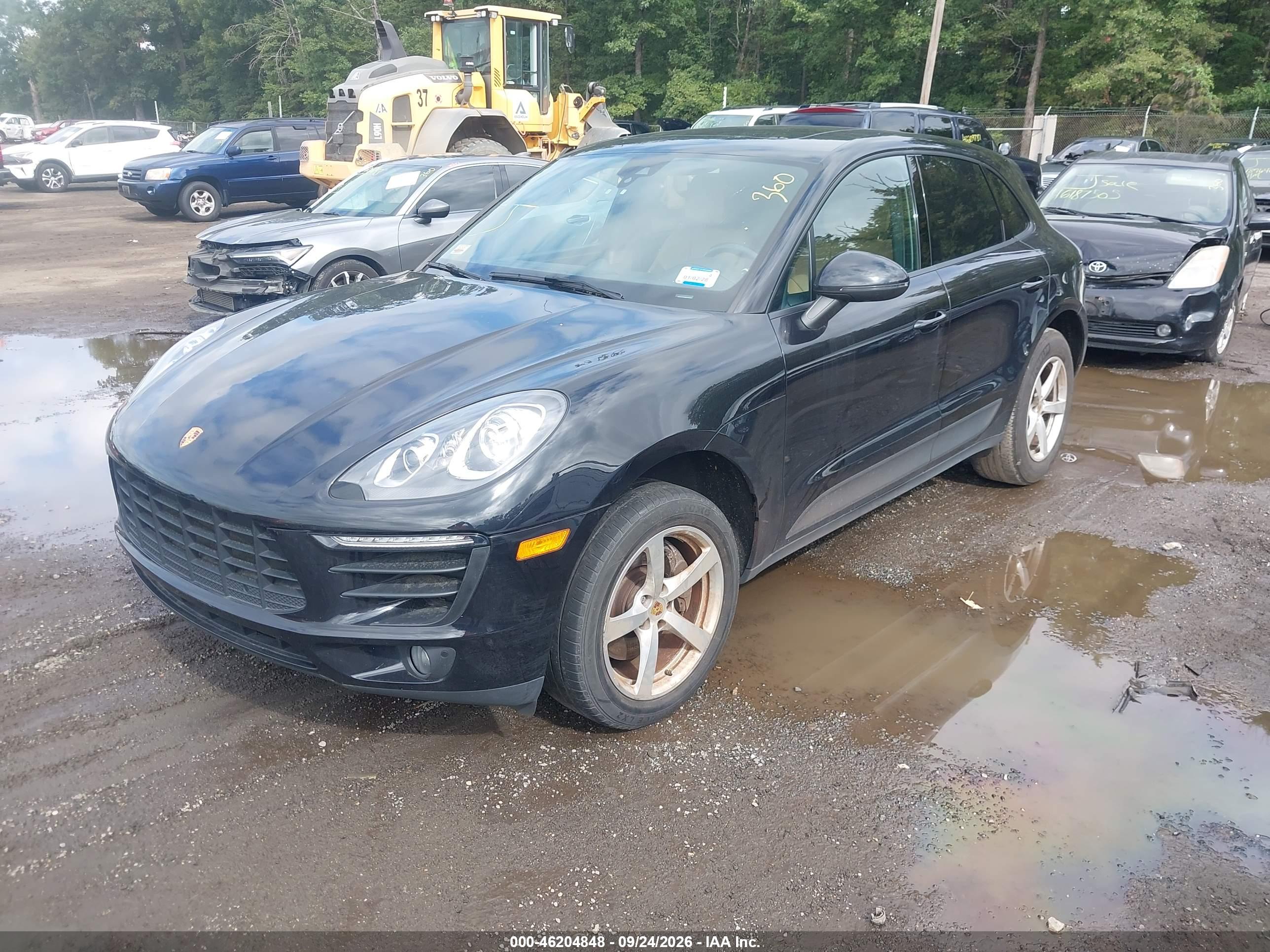2017 PORSCHE MACAN — I2
