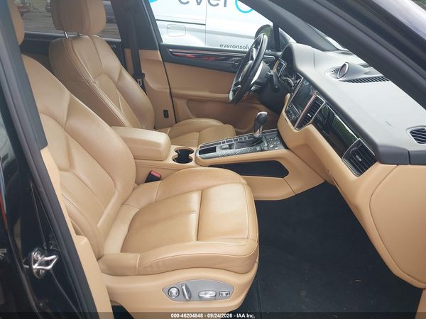 2017 PORSCHE MACAN — I5