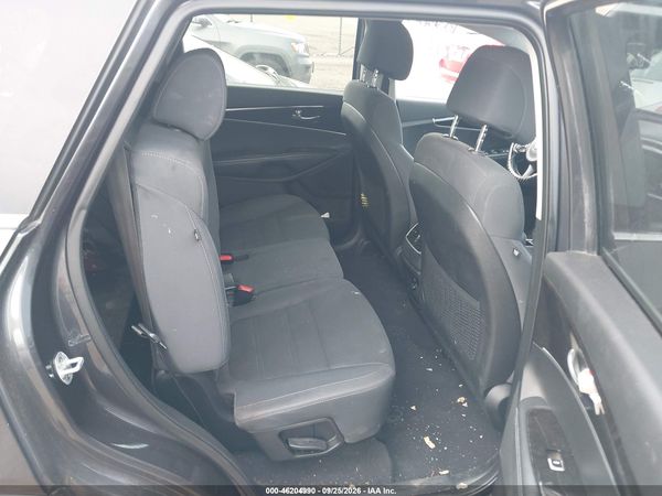 2017 KIA SORENTO 2.4L LX — I8