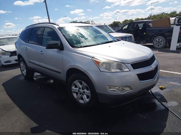2012 CHEVROLET TRAVERSE LS — I1