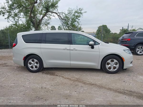 2017 CHRYSLER PACIFICA LX — I116
