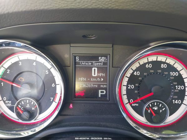 2013 DODGE DURANGO SXT — I7