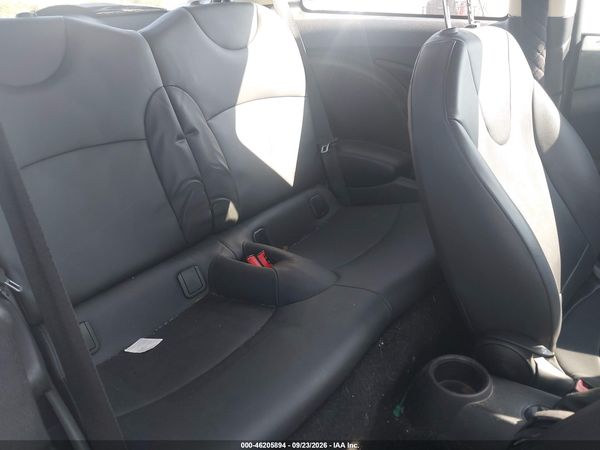 2013 MINI HARDTOP COOPER — I8