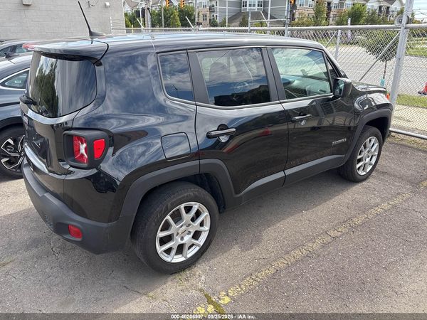 2023 JEEP RENEGADE LATITUDE 4X4 — I4