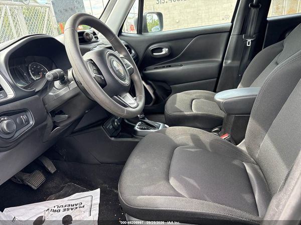 2023 JEEP RENEGADE LATITUDE 4X4 — I5