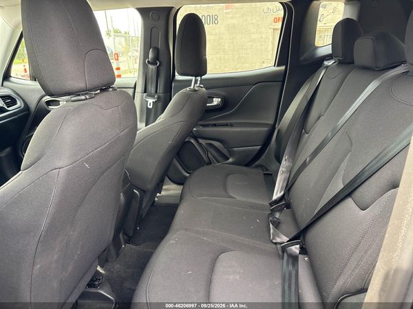 2023 JEEP RENEGADE LATITUDE 4X4 — I8