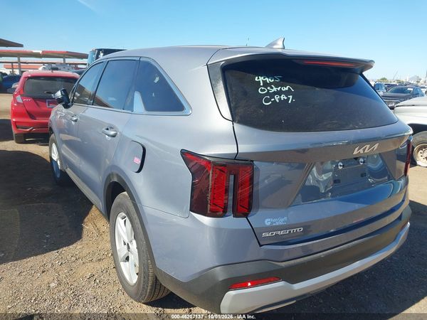 2025 KIA SORENTO LX — I3