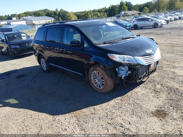 2016 TOYOTA SIENNA XLE PREMIUM 8 PASSENGER — I1