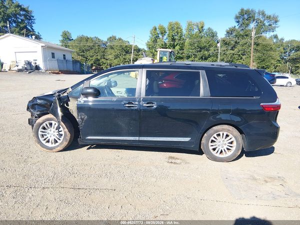 2016 TOYOTA SIENNA XLE PREMIUM 8 PASSENGER — I117