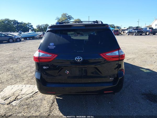 2016 TOYOTA SIENNA XLE PREMIUM 8 PASSENGER — I119