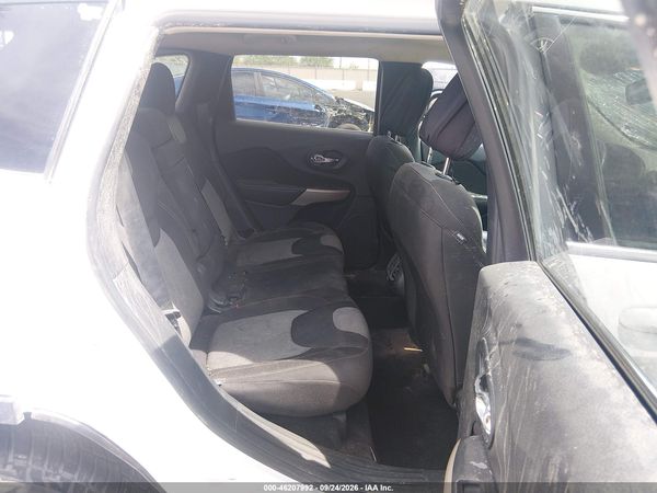 2018 JEEP CHEROKEE LATITUDE 4X4 — I8