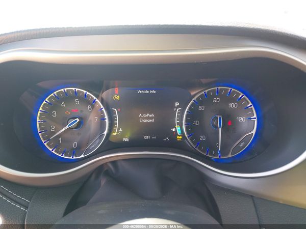 2027 CHRYSLER PACIFICA Limited — I7