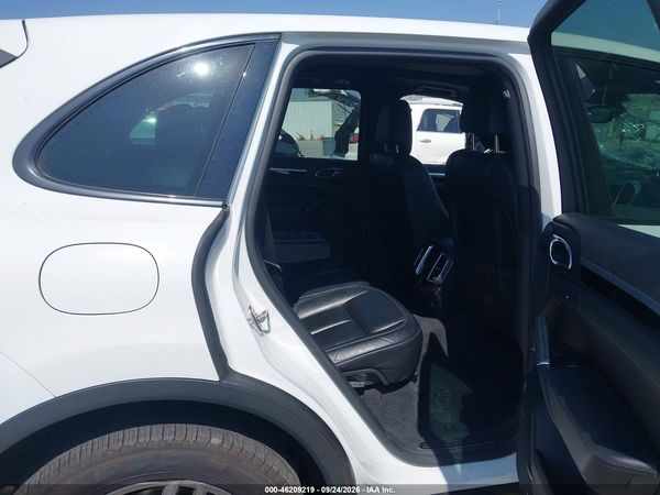 2016 PORSCHE CAYENNE — I8