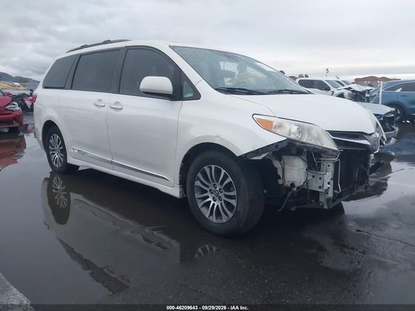 2018 TOYOTA SIENNA XLE 8 PASSENGER — I1