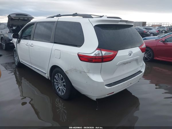 2018 TOYOTA SIENNA XLE 8 PASSENGER — I3