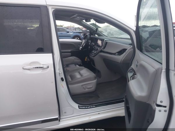 2018 TOYOTA SIENNA XLE 8 PASSENGER — I5