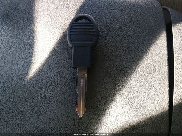 2013 DODGE CHALLENGER SXT — I11