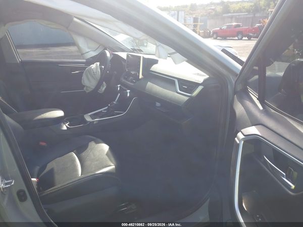 2020 TOYOTA RAV4 XLE PREMIUM — I5