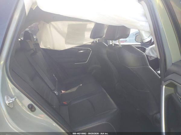 2020 TOYOTA RAV4 XLE PREMIUM — I8