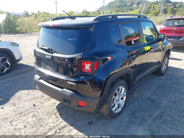 2017 JEEP RENEGADE LATITUDE 4X4 — I4