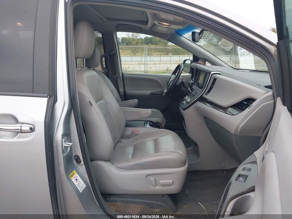 2016 TOYOTA SIENNA XLE 8 PASSENGER — I5