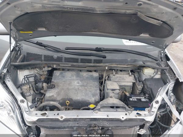 2016 TOYOTA SIENNA XLE 8 PASSENGER — I10