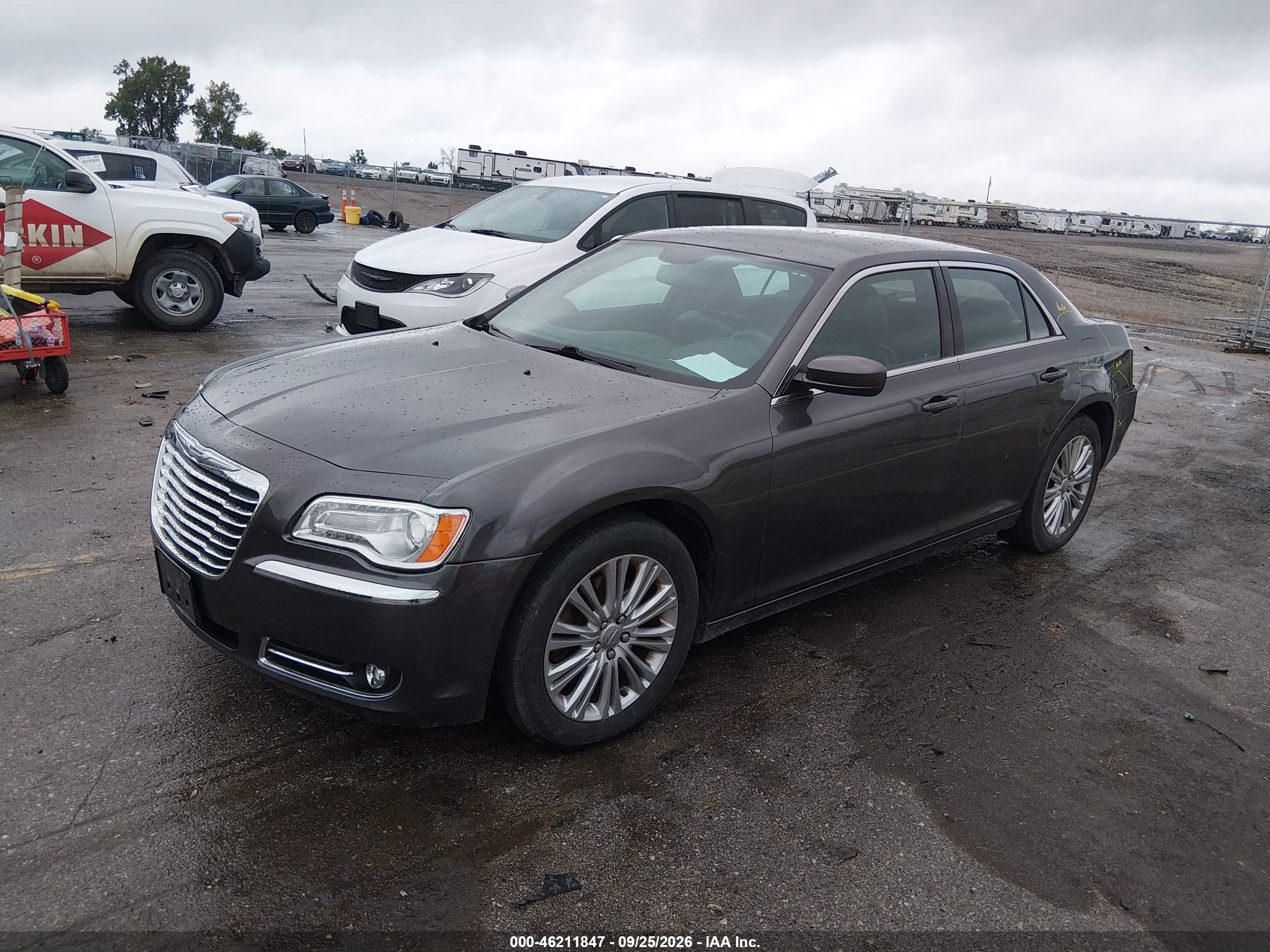 2014 CHRYSLER 300 — I2