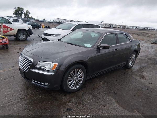 2014 CHRYSLER 300 — I2