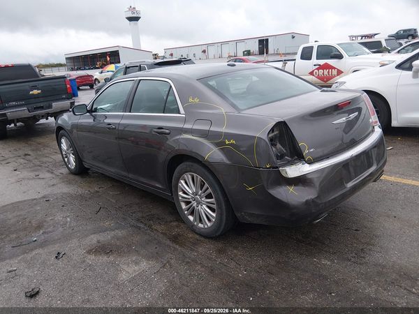 2014 CHRYSLER 300 — I3