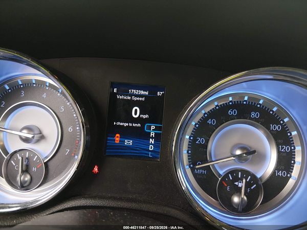 2014 CHRYSLER 300 — I7