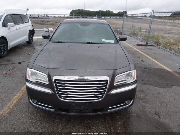 2014 CHRYSLER 300 — I115