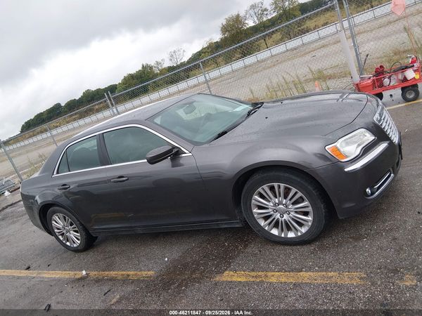 2014 CHRYSLER 300 — I116