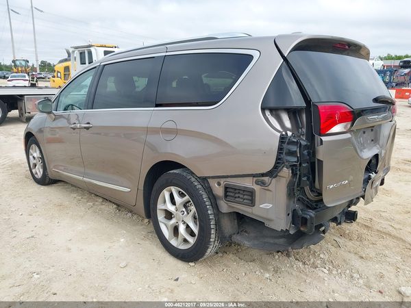 2017 CHRYSLER PACIFICA TOURING-L PLUS — I3