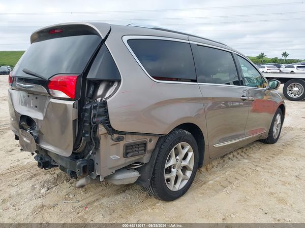 2017 CHRYSLER PACIFICA TOURING-L PLUS — I4